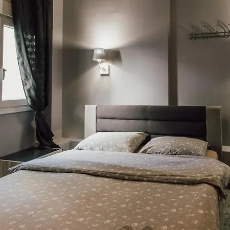 Lef * سالونيك