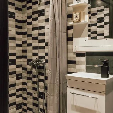 Lef Салоники